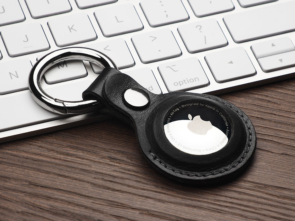 Keyring with AirTag pocket