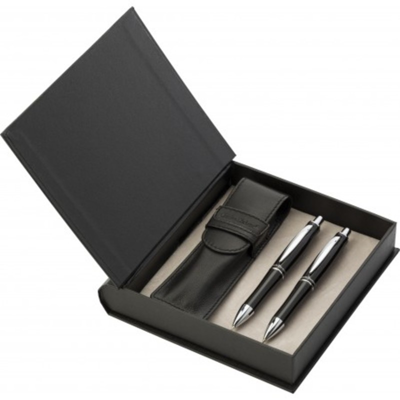 Charles Dickens? writing set