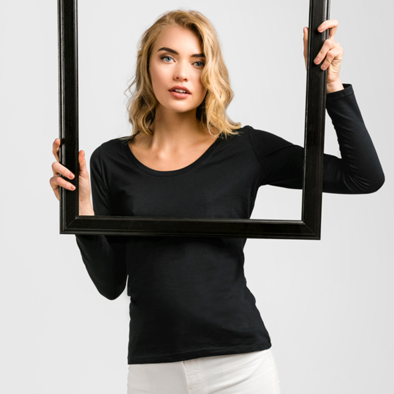 BUCHAREST WOMEN. Women's long sleeve t-shirt