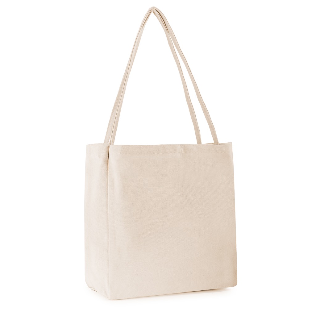 in canvas polycotton material with wide open compartment.