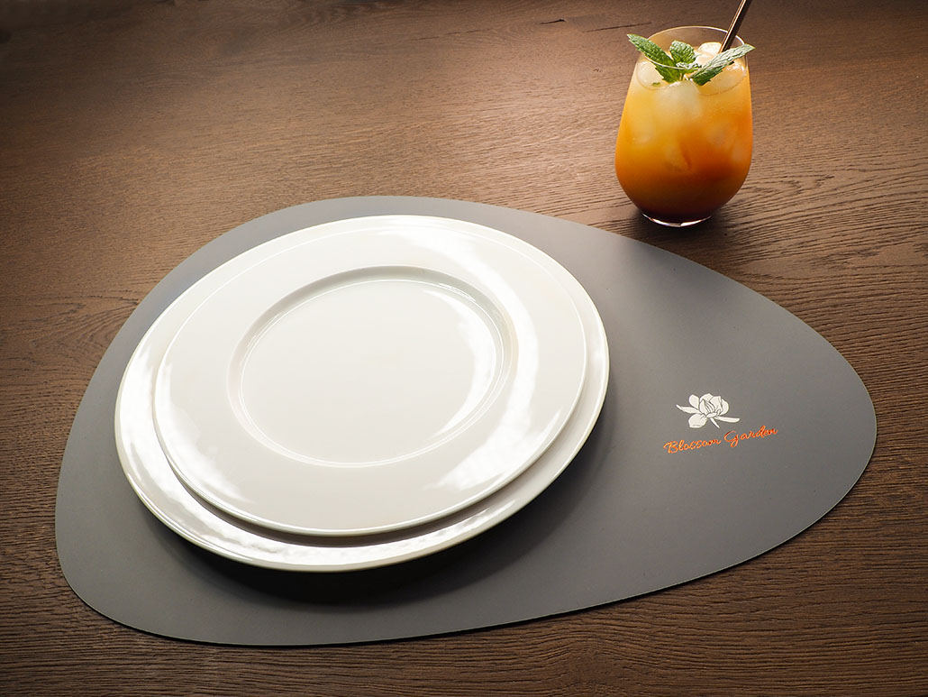 Large table mat