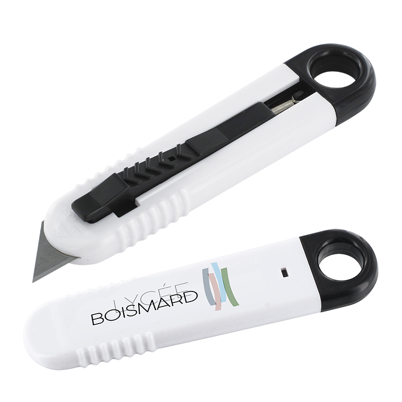 PLASTIC KNIFE WITH AUTO-RETRACTABLE BLADE