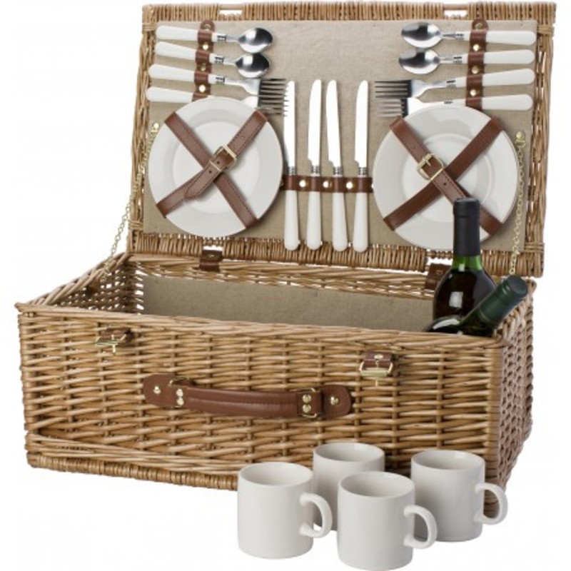 Picnic basket for 4 people.