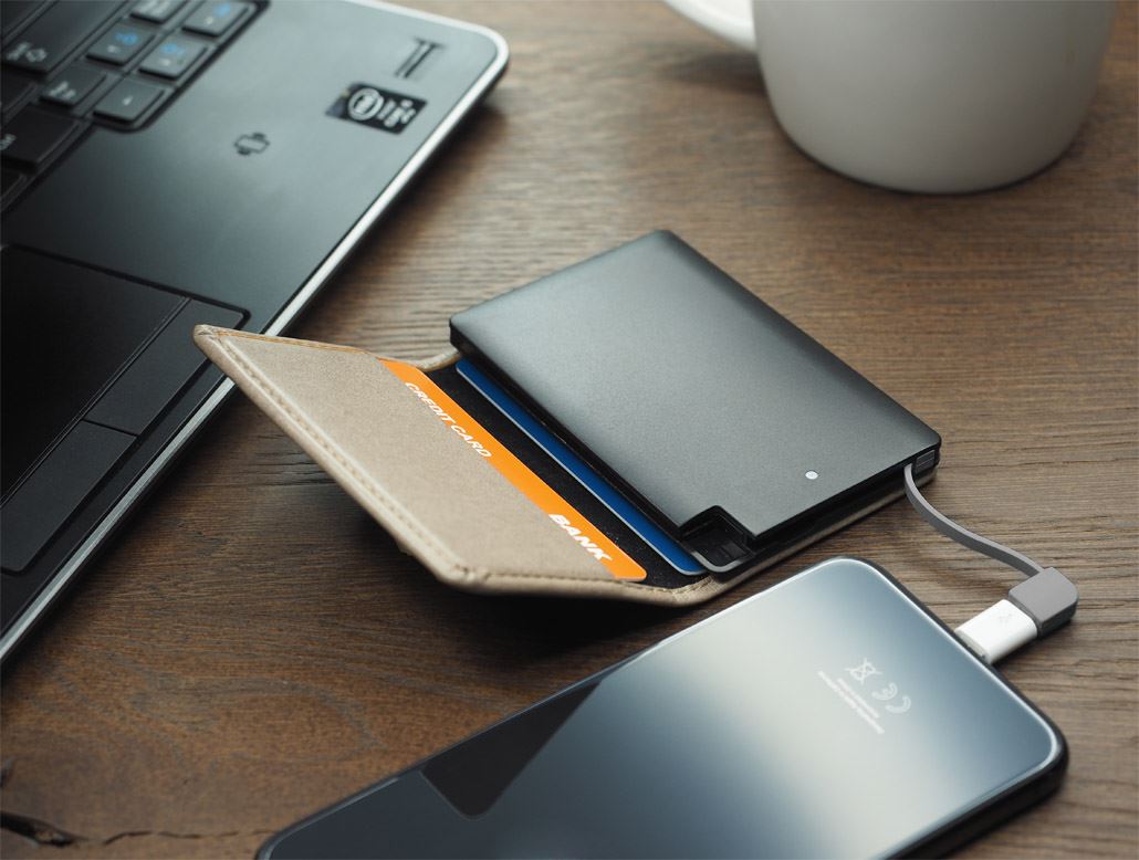 Credit card case with Power Bank