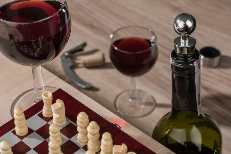 Wine set with chess TREBB