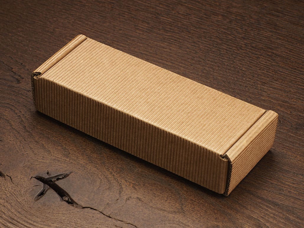 Box (12.1x4.6x2.6cm)