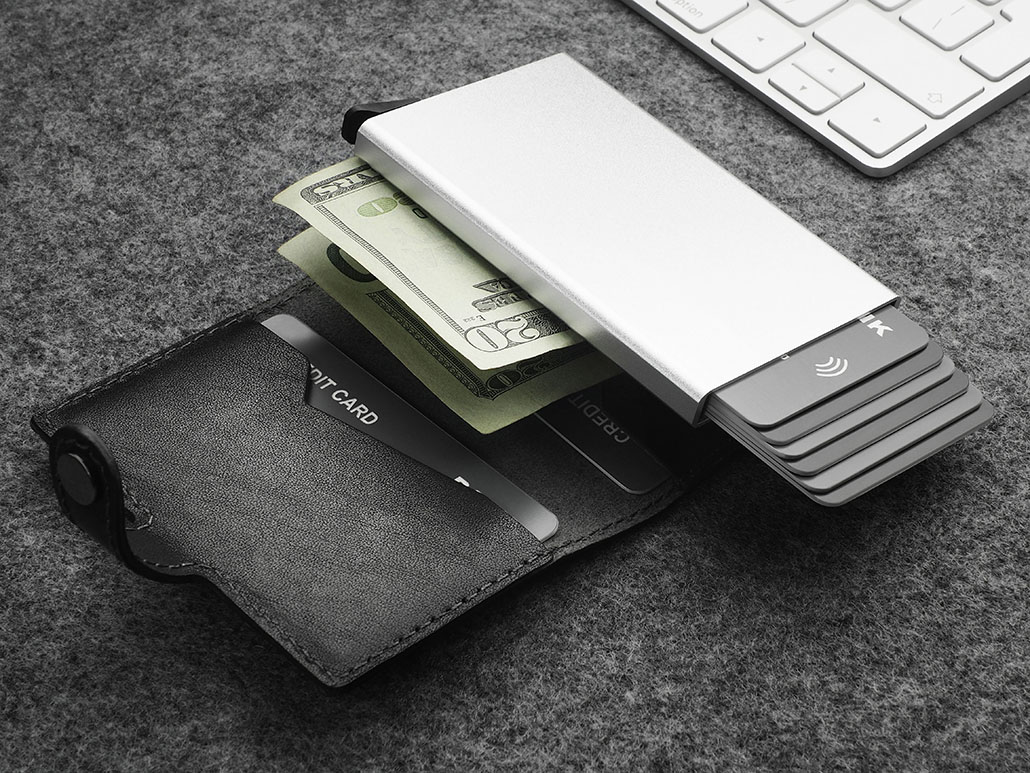 RFID wallet with AirTag pocket